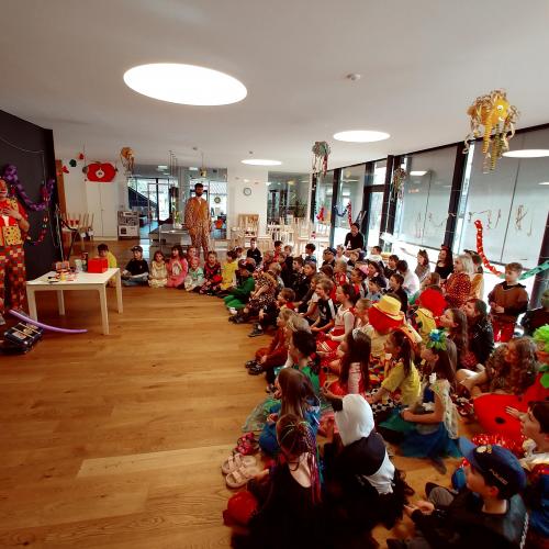 Fasching in der Schule 25