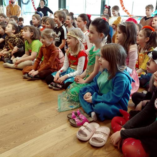 Fasching in der Schule 25