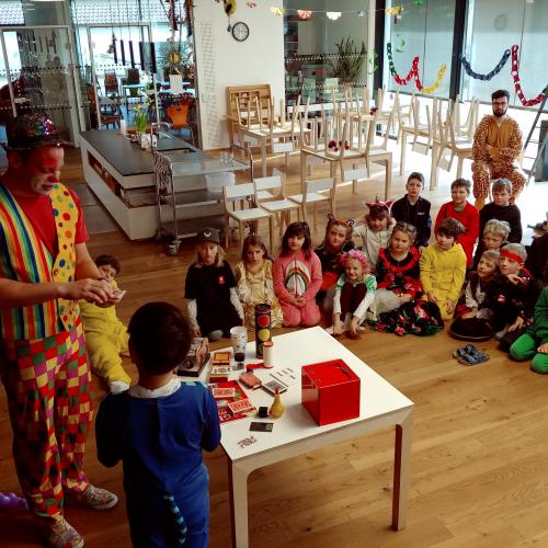 Fasching in der Schule 25