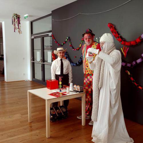 Fasching in der Schule 25