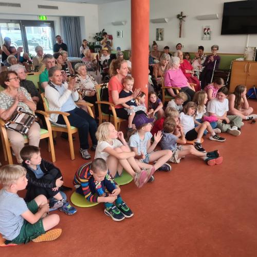 Singen im Altersheim