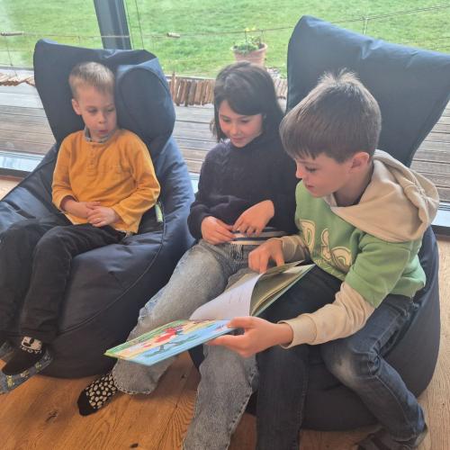 Vorlesestunde für die Kindergartenkinder